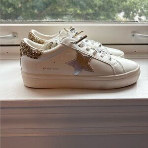 Vintage Havana White and Gold Platform Sneakers